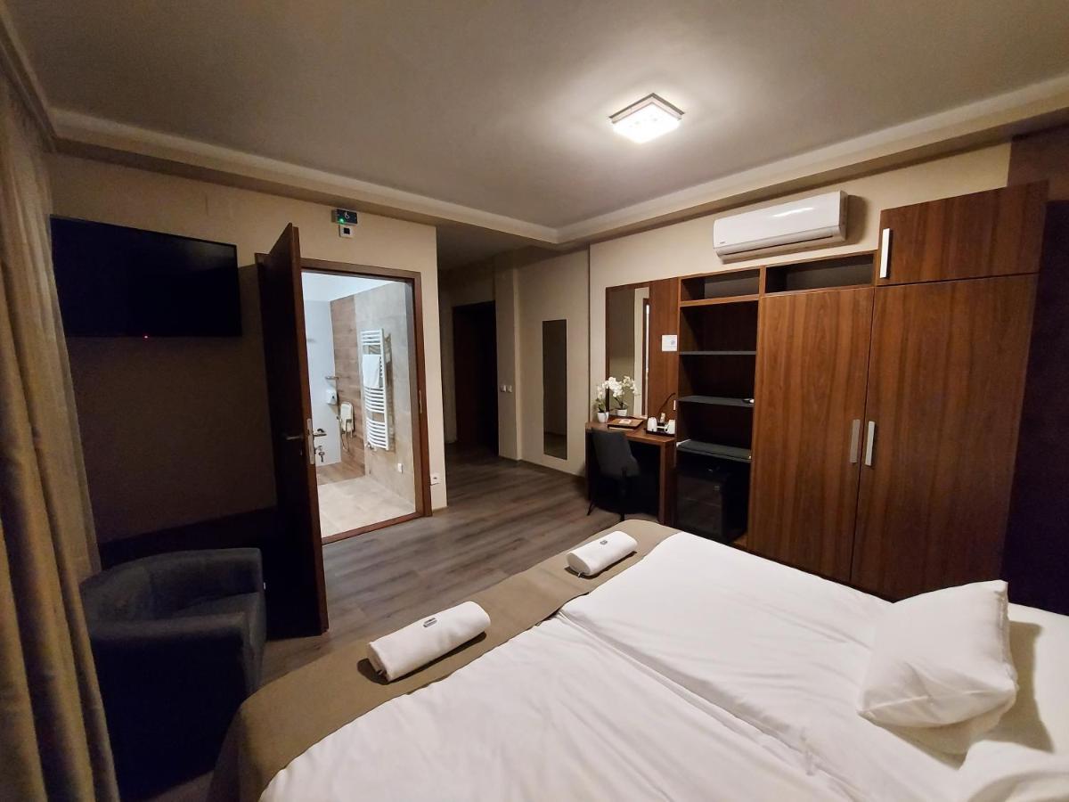 Ven Diofa De Lux Panzio Bed and Breakfast Σέγκεντ Εξωτερικό φωτογραφία