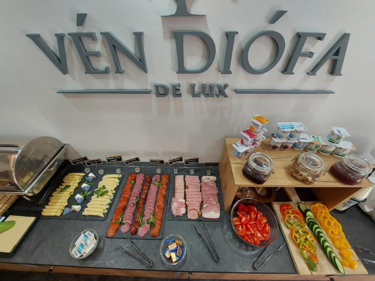 Ven Diofa De Lux Panzio Bed and Breakfast Σέγκεντ Εξωτερικό φωτογραφία